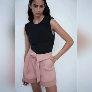 Zara‎ Women’s High Waisted Pleated Shorts Rolled Cuff Belted Dusty Rose Small